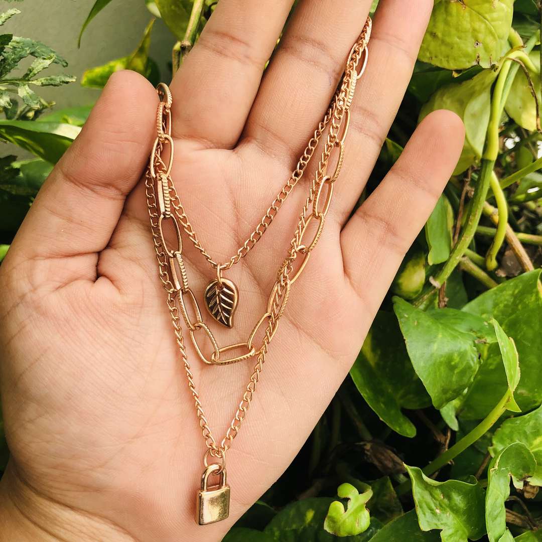 LARQ JEWELS MULTILAYER NON PRECIOUS Golden Necklace