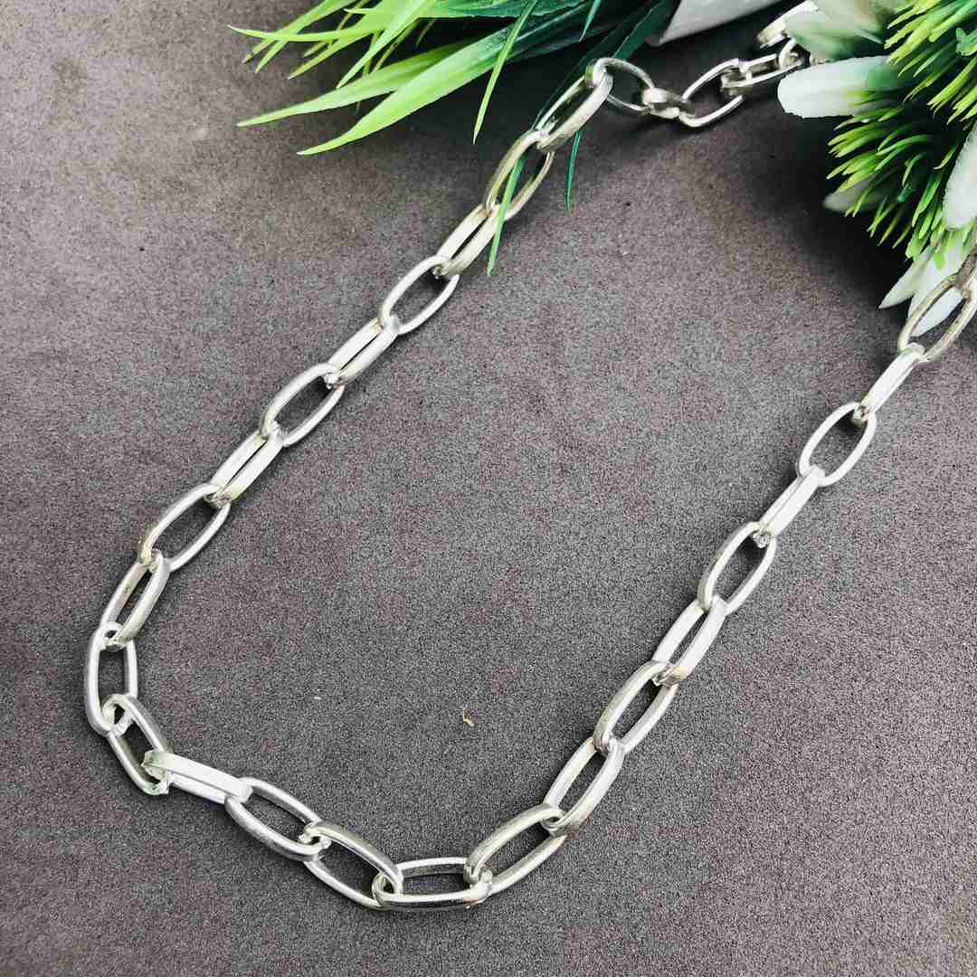 LARQ JEWELS Silver -plated oval link chain necklace