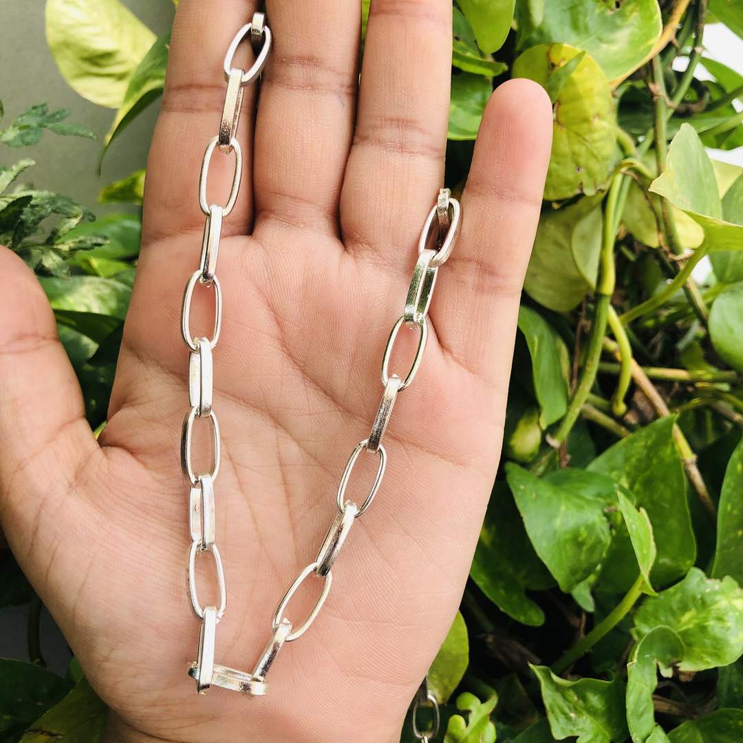 LARQ JEWELS Silver -plated oval link chain necklace