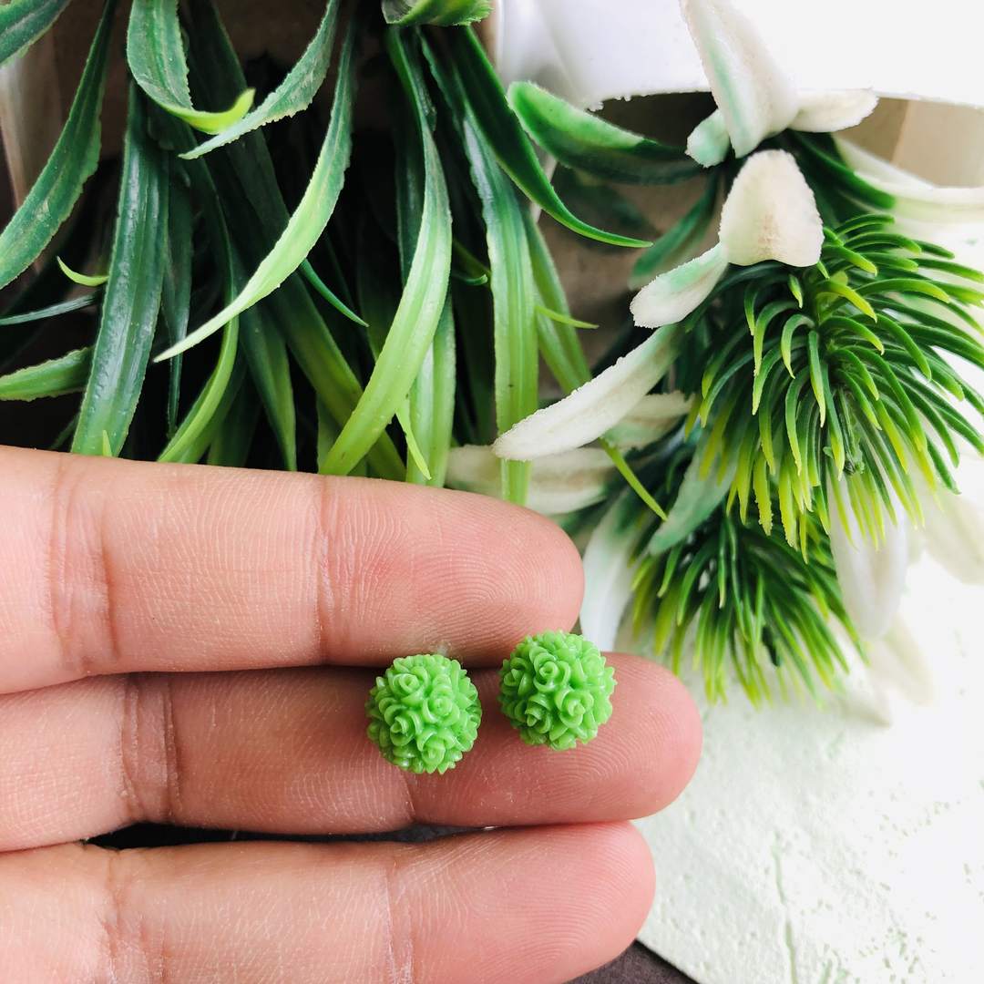 LARQ JEWELS Green quirky small stud western earring