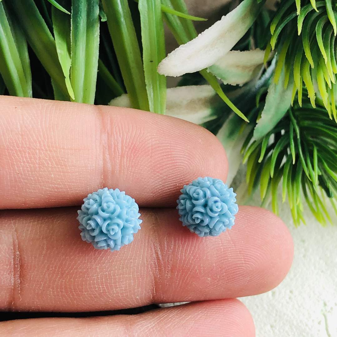 LARQ JEWELS Blue quirky small stud western earring
