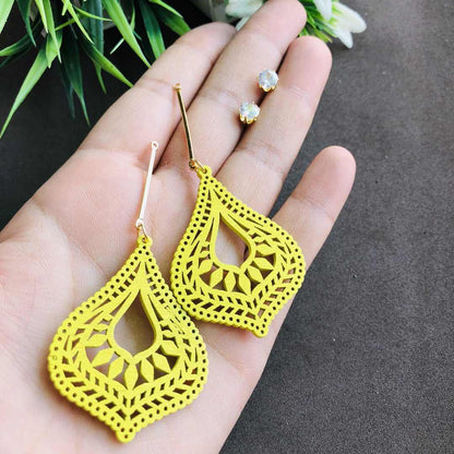 LARQ JEWELS Two ways Wooden Lightweight Earrings yellow