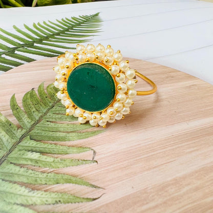 Pearl Round Green Raw Stone Brass Bracelet