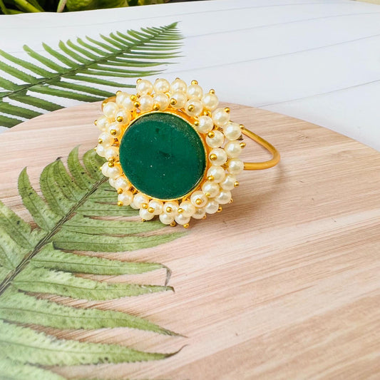 Pearl Round Green Raw Stone Brass Bracelet