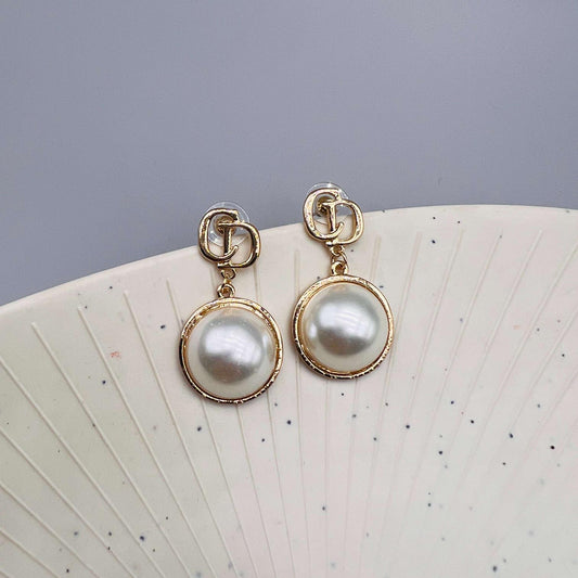 Minimalist Pearl Orbit Korean Earrings