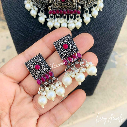 LARQ JEWELS Antique Silver Stone Handcrafted Necklace Set