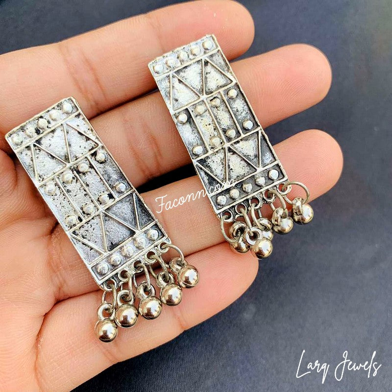 LARQ JEWELS Afghani Style Oxidized Square Pendant Necklace