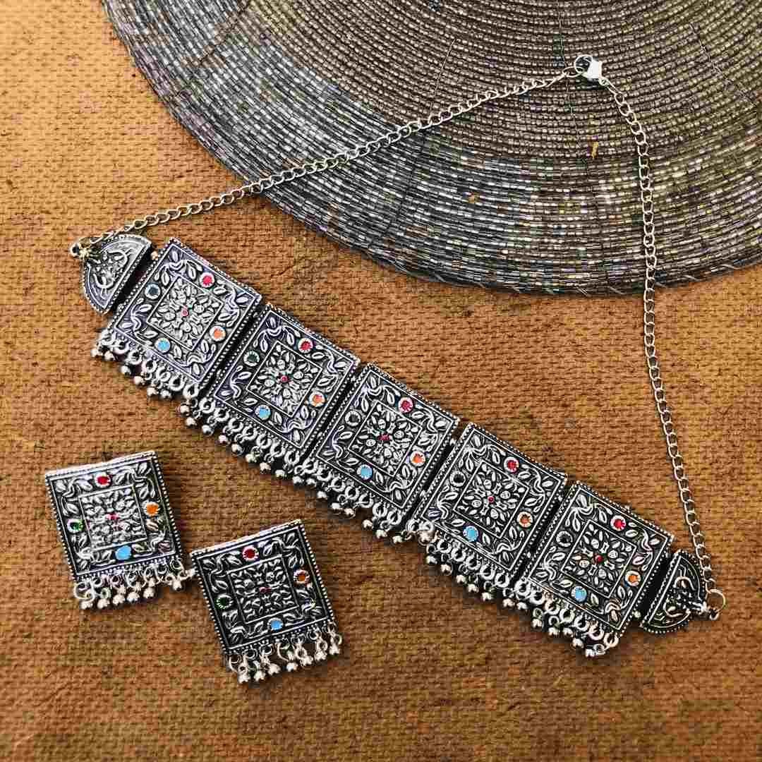 LARQ JEWELS Women's Oxidized Silver and Choker Necklace (Multicolor)