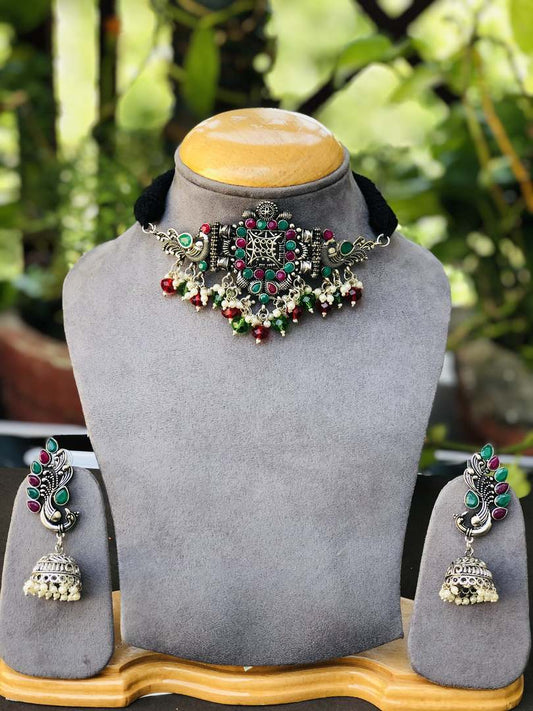 LARQ JEWELS CRYSTAL STONES STUDDED CONTEMPORARY NECKLACE