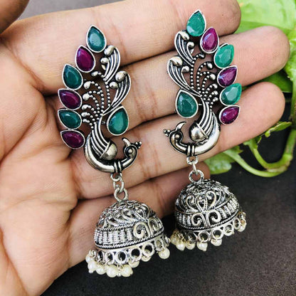 LARQ JEWELS CRYSTAL STONES STUDDED CONTEMPORARY NECKLACE