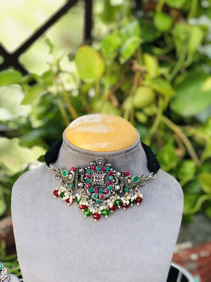 LARQ JEWELS CRYSTAL STONES STUDDED CONTEMPORARY NECKLACE