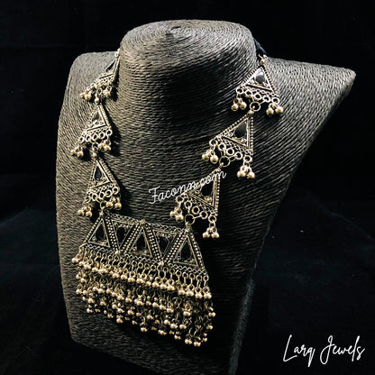 LARQ JEWELS Bohemia Gypsy Vintage Party Wear Necklace- Black