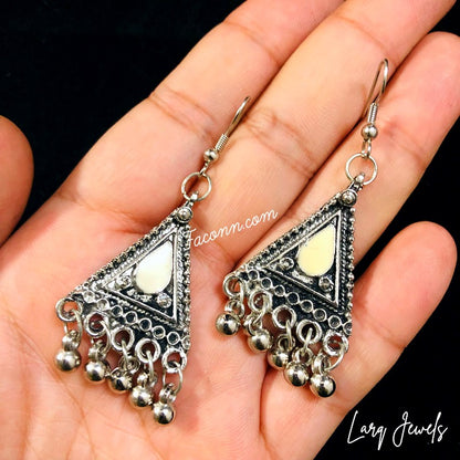 LARQ JEWELS Bohemia Gypsy Vintage Party Wear Necklace- White