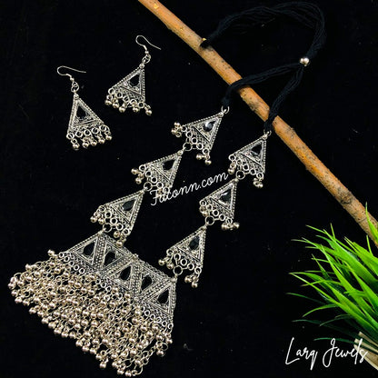 LARQ JEWELS Bohemia Gypsy Vintage Party Wear Necklace- Black