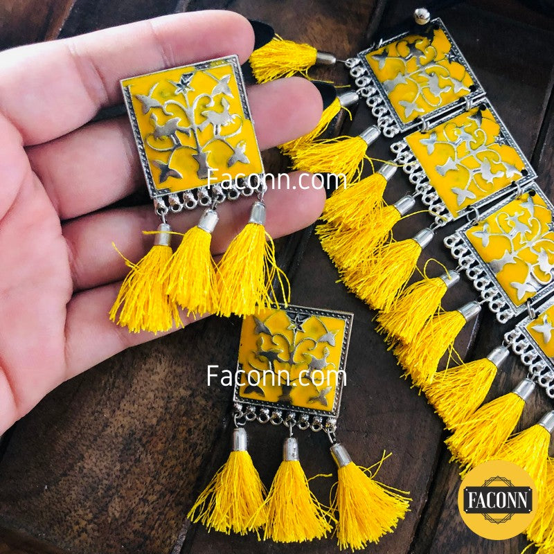 LARQ JEWELS Yellow Traditional Hand Crafted Neclace set