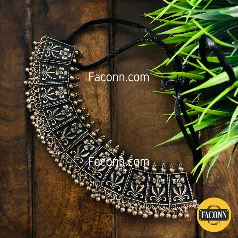 LARQ JEWELS Black Traditional Designed Hand Crafted Neclace set