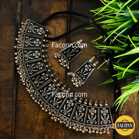 LARQ JEWELS Black Traditional Designed Hand Crafted Neclace set