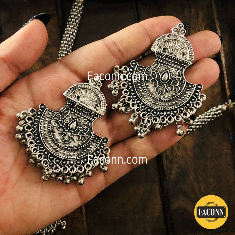 LARQ JEWELS Oxidized Silver tone Rustic Maang Tika Necklace Set