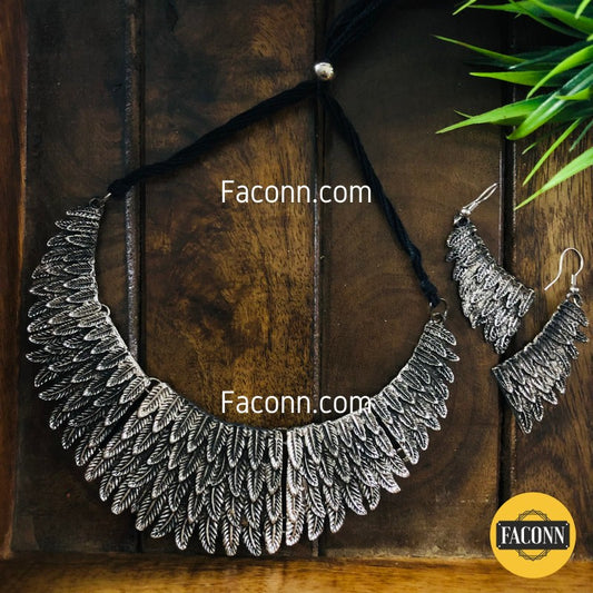 LARQ JEWELS Anitique silver feather Necklace set