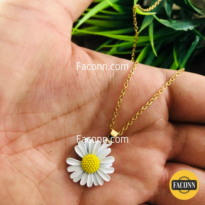LARQ JEWELS Women Necklace White Daisy sunflower pendent