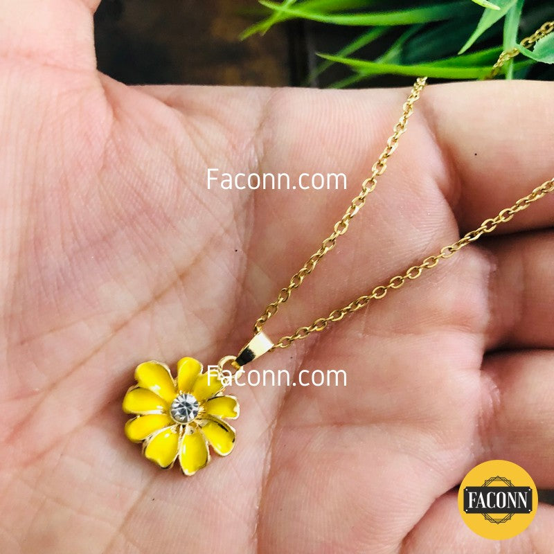 LARQ JEWELS Yellow Daisy Charm Pendent