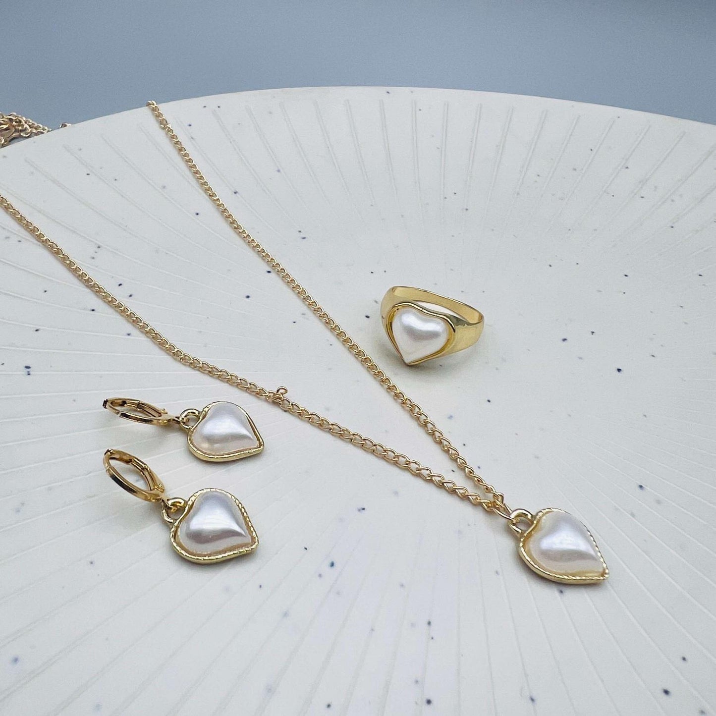 Sparkling Emerald Heart Necklace Set