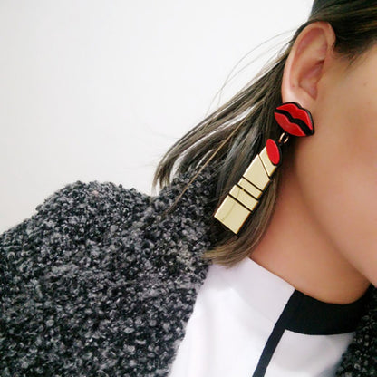 Ultra Trendy Unique Lipstick lips Earrings