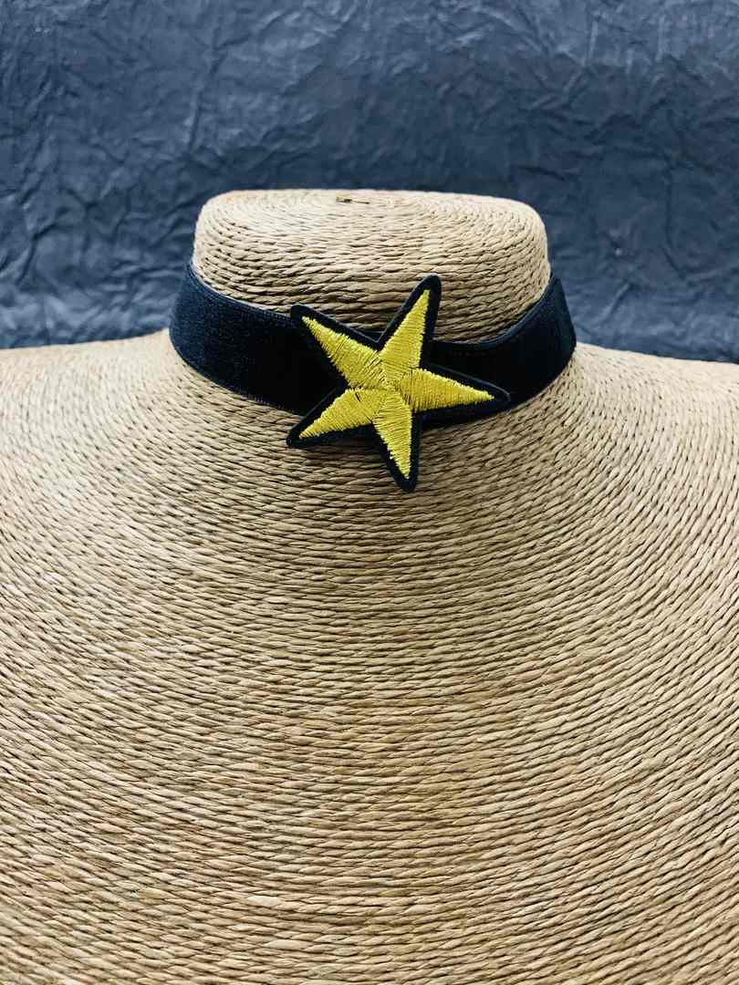 LARQ JEWELS Minimalist Korean Star Black Western Party Choker Necklace