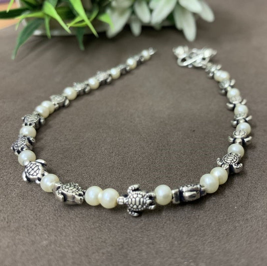 LARQ JEWELS SEA TURTLE OXIDIZED SILVER WHITE BEADS ANKLET- 1 PC
