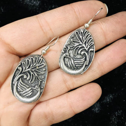 Larq Jewels German Silver Alloy Silver Necklace Set with Earrings