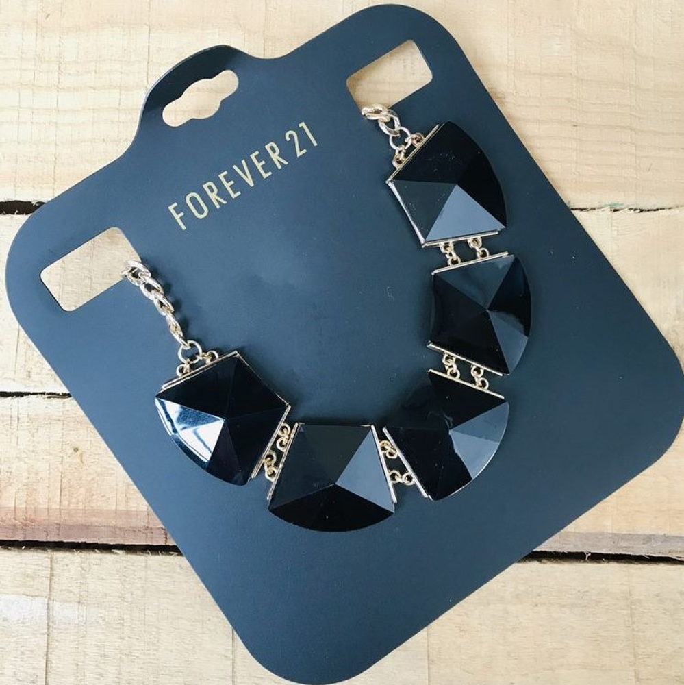 LARQ JEWELS Forever 21 Black Stone Statement Neckpiece